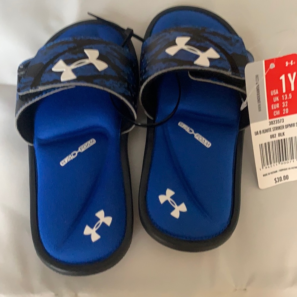 Under Armour youth slides (new)